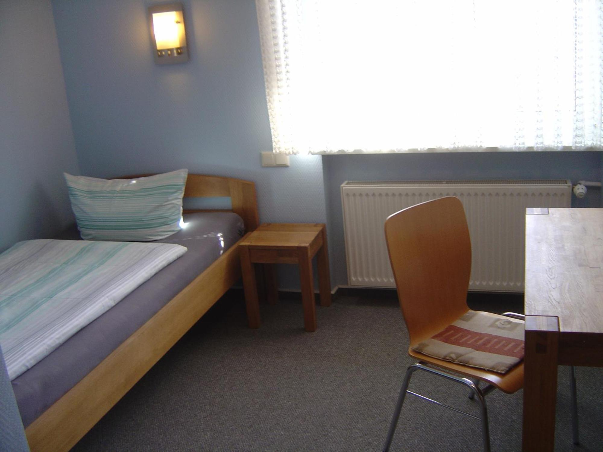 Hotel Garni Pension Ruth Mutterstadt Eksteriør billede