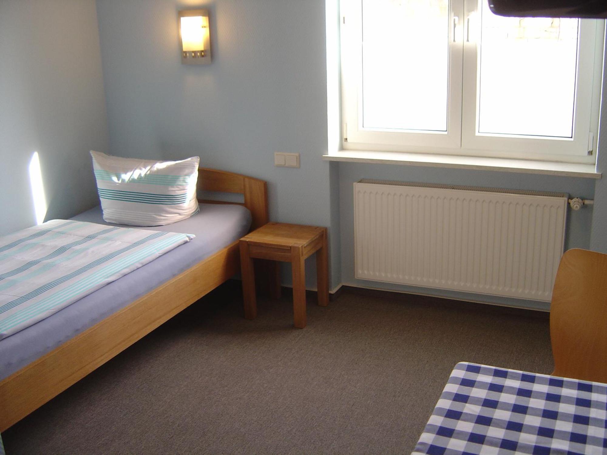 Hotel Garni Pension Ruth Mutterstadt Eksteriør billede