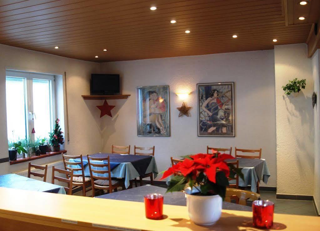 Hotel Garni Pension Ruth Mutterstadt Eksteriør billede